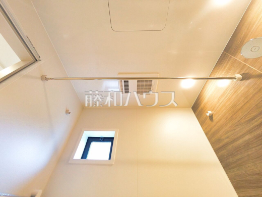 浴室乾燥機(浴室内上部) 雨の日の強い味方!浴室換気乾燥機付きユニットバスで洗濯物が乾かせます