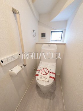 2号棟 トイレ 【宜野湾市野嵩4丁目】 各階のトイレにはウォシュレット完備!