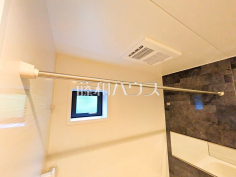 浴室乾燥機(浴室内上部)雨の日の強い味方!浴室換気乾燥機付きユニットバスで洗濯物が乾かせます 浴室乾燥機(浴室内上部)雨の日の強い味方!浴室換気乾燥機付きユニットバスで洗濯物が乾かせます