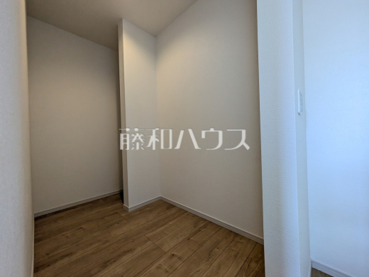 ウォークインクローゼット 【小金井市桜町2丁目】