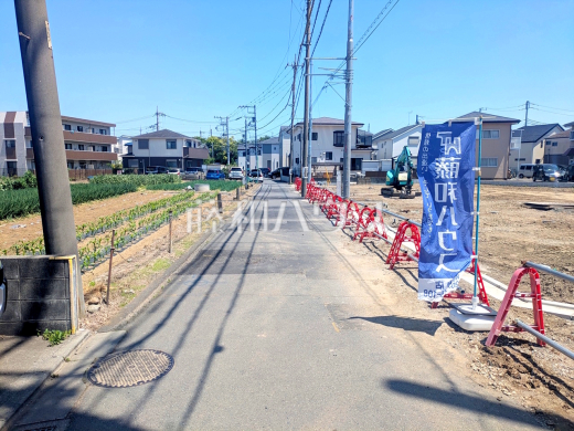 ≪接道状況≫周辺は落ち着いた雰囲気の住宅地です。小さなお子様がいるご家庭も安心です。【府中市是政6丁目】