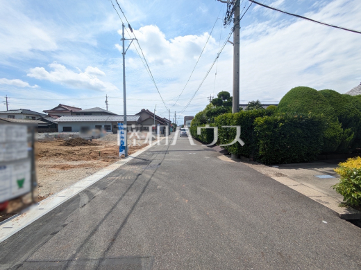 接道状況および現場風景 【春日井市花長町1丁目】