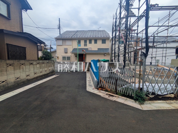 接道状況および現場風景 【三鷹市中原4丁目】 接道状況および現場風景 【三鷹市中原4丁目】