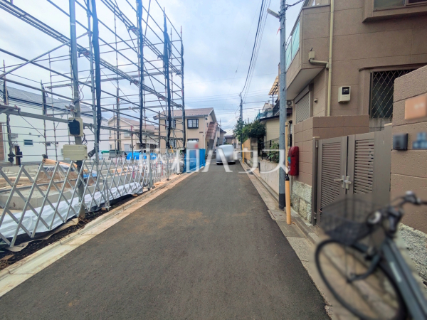 接道状況および現場風景 【三鷹市中原4丁目】 接道状況および現場風景 【三鷹市中原4丁目】
