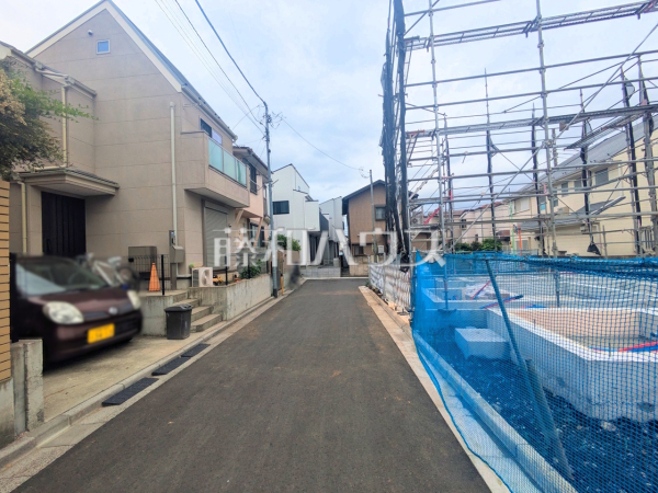 接道状況および現場風景 【三鷹市中原4丁目】 接道状況および現場風景 【三鷹市中原4丁目】