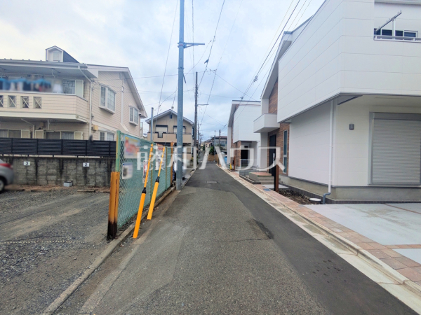 接道状況および現場風景 【三鷹市中原4丁目】 接道状況および現場風景 【三鷹市中原4丁目】