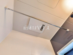 浴室乾燥機(浴室内上部)雨の日の強い味方!浴室換気乾燥機付きユニットバスで洗濯物が乾かせます。
浴室乾燥機(浴室内上部)雨の日の強い味方!浴室換気乾燥機付きユニットバスで洗濯物が乾かせます。