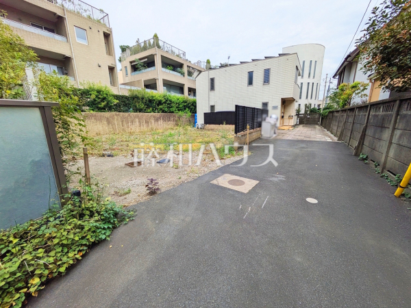 接道状況および現場風景 【世田谷区瀬田4丁目】 接道状況および現場風景 【世田谷区瀬田4丁目】