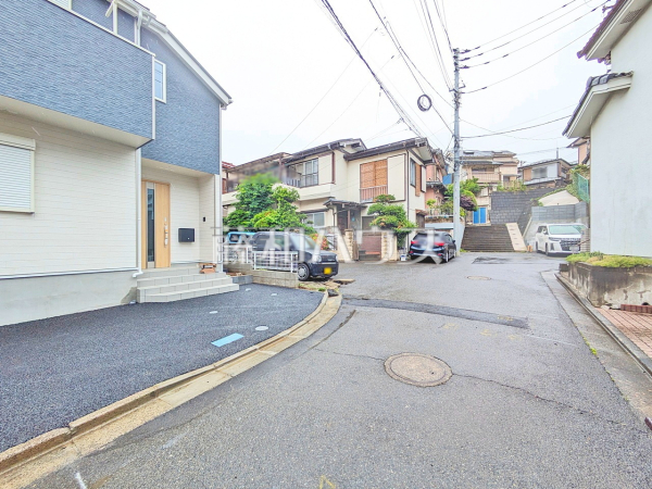 接道状況および現場風景 【板橋区赤塚7丁目】 接道状況および現場風景 【板橋区赤塚7丁目】