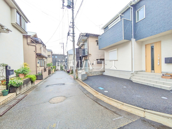 接道状況および現場風景 【板橋区赤塚7丁目】 接道状況および現場風景 【板橋区赤塚7丁目】