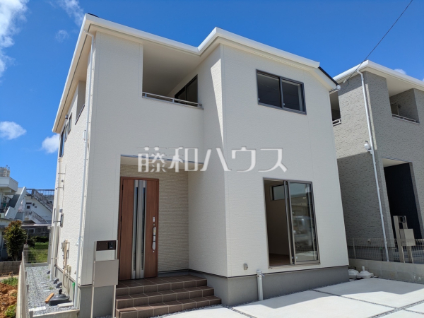 1号棟 外観 【読谷村字比謝】 各棟並列3台駐車可能なカースペースあります(車種による)お気軽にお問い合わせください! 1号棟 外観 【読谷村字比謝】 各棟並列3台駐車可能なカースペースあります(車種による)お気軽にお問い合わせください!