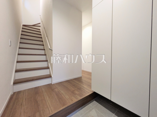 2号棟 玄関 【新座市野寺5丁目】 2号棟 玄関 【新座市野寺5丁目】