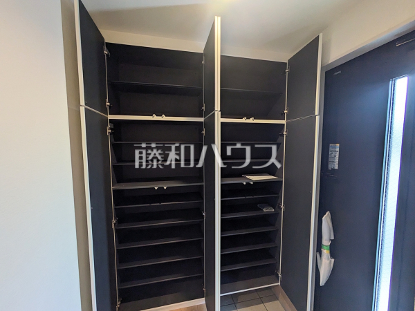 1号棟 玄関収納 【練馬区東大泉6丁目】 1号棟 玄関収納 【練馬区東大泉6丁目】