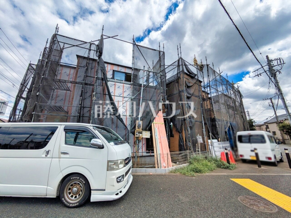 現場風景【西東京市北町3丁目】 見学はしたいけど、なかなか時間が取れない・・・そんな方に出勤前や仕事終わりにマイホームを見学できるサポートをいたします。 現場風景【西東京市北町3丁目】 見学はしたいけど、なかなか時間が取れない・・・そんな方に出勤前や仕事終わりにマイホームを見学できるサポートをいたします。