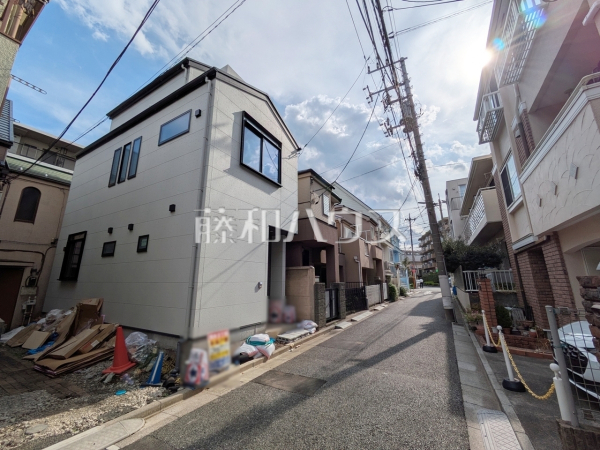 接道状況および現場風景 【練馬区貫井3丁目】 接道状況および現場風景 【練馬区貫井3丁目】