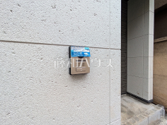 カメラ付きインターホン【練馬区貫井3丁目】
訪問者がひと目でわかるカメラ付きインターホン カメラ付きインターホン【練馬区貫井3丁目】
訪問者がひと目でわかるカメラ付きインターホン