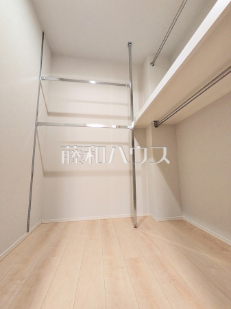 ≪収納≫大容量のウォークインクローゼットでお部屋をスッキリきれいに保てます。 【ブリリア多摩ニュータウンB棟】 ≪収納≫大容量のウォークインクローゼットでお部屋をスッキリきれいに保てます。 【ブリリア多摩ニュータウンB棟】