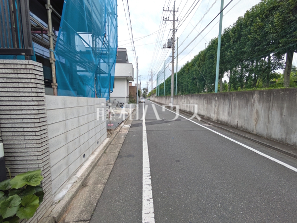接道状況および現場風景 【杉並区久我山4丁目】 接道状況および現場風景 【杉並区久我山4丁目】