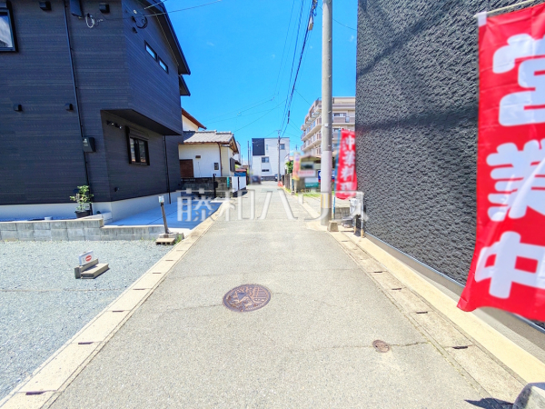 接道状況および現場風景 【福岡市西区姪の浜3丁目】 接道状況および現場風景 【福岡市西区姪の浜3丁目】