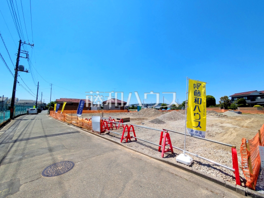 ≪接道状況≫周辺は落ち着いた雰囲気の住宅地です。小さなお子様がいるご家庭も安心です。【府中市四谷3丁目】