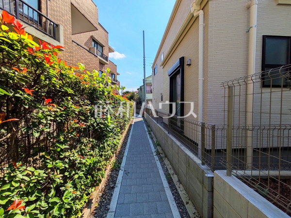 接道状況および現場風景 【杉並区成田東1丁目】 接道状況および現場風景 【杉並区成田東1丁目】