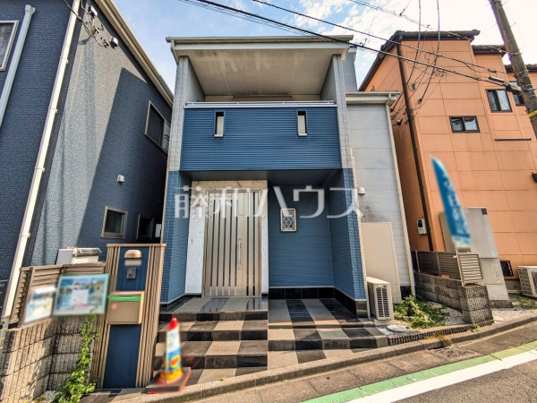 外観 【所沢市東狭山ケ丘2丁目】 見学はしたいけど、なかなか時間が取れない・・・そんな方に出勤前や仕事終わりにマイホームを見学できるサポートをいたします。 外観 【所沢市東狭山ケ丘2丁目】 見学はしたいけど、なかなか時間が取れない・・・そんな方に出勤前や仕事終わりにマイホームを見学できるサポートをいたします。