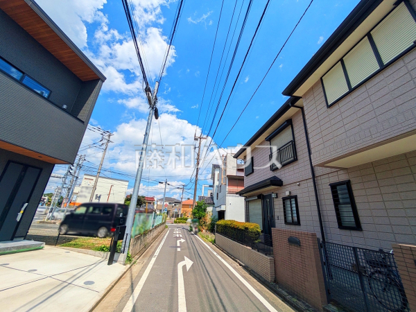 接道状況および現場風景 【ふじみ野市福岡中央2丁目】 接道状況および現場風景 【ふじみ野市福岡中央2丁目】