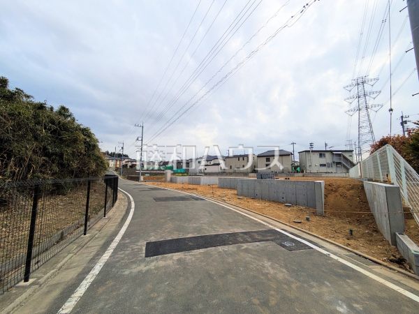 接道状況および現場風景 【稲城市坂浜3丁目】 接道状況および現場風景 【稲城市坂浜3丁目】