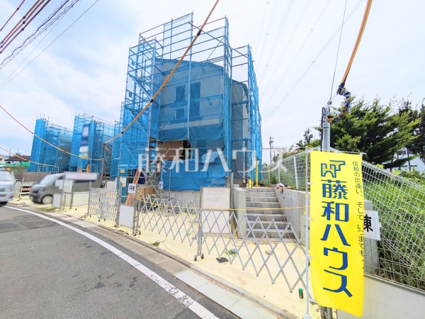 ≪現地外観≫まだまだ建築中ですが、ぜひ現地をご覧になりませんか?基礎・上棟の状態は建築中にしかご覧になれません! 【稲城市坂浜3丁目】 ≪現地外観≫まだまだ建築中ですが、ぜひ現地をご覧になりませんか?基礎・上棟の状態は建築中にしかご覧になれません! 【稲城市坂浜3丁目】