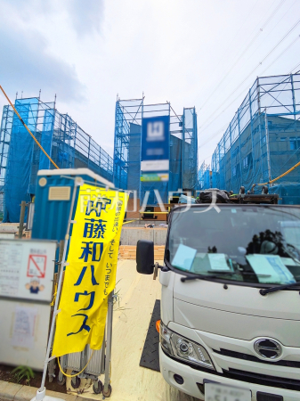 ≪3号棟 外観≫まだまだ建築中ですが、ぜひ現地をご覧になりませんか?基礎・上棟の状態は建築中にしかご覧になれません! 【稲城市坂浜3丁目】 ≪3号棟 外観≫まだまだ建築中ですが、ぜひ現地をご覧になりませんか?基礎・上棟の状態は建築中にしかご覧になれません! 【稲城市坂浜3丁目】