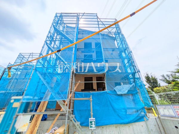 ≪現地外観(7号棟)≫稲城市坂浜3丁目に全7棟の新しい街並みが誕生します!【稲城市坂浜3丁目】 ≪現地外観(7号棟)≫稲城市坂浜3丁目に全7棟の新しい街並みが誕生します!【稲城市坂浜3丁目】