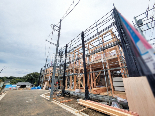 現場風景【清瀬市下宿2丁目】 見学はしたいけど、なかなか時間が取れない・・・そんな方に出勤前や仕事終わりにマイホームを見学できるサポートをいたします。 現場風景【清瀬市下宿2丁目】 見学はしたいけど、なかなか時間が取れない・・・そんな方に出勤前や仕事終わりにマイホームを見学できるサポートをいたします。