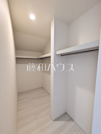 2号棟 2階居室併設のウォークインクローゼット 【南城市玉城字前川】 2号棟 2階居室併設のウォークインクローゼット 【南城市玉城字前川】