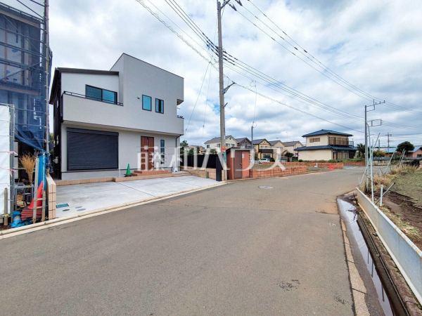 接道状況および現場風景 【所沢市上新井2丁目】 接道状況および現場風景 【所沢市上新井2丁目】