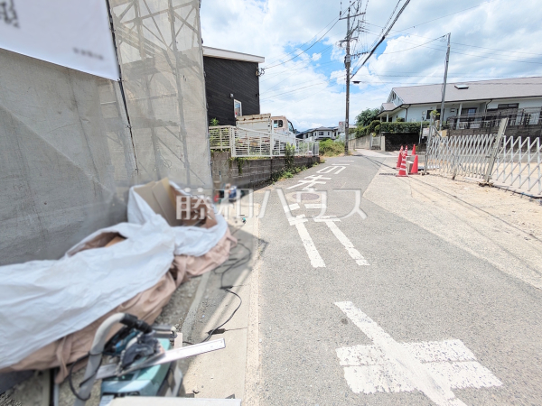接道状況および現場風景 【福岡市南区大平寺1丁目】 接道状況および現場風景 【福岡市南区大平寺1丁目】
