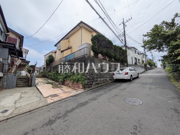 接道状況および現場風景 【多摩市連光寺4丁目】 接道状況および現場風景 【多摩市連光寺4丁目】