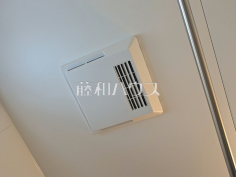 浴室乾燥機(浴室内上部)雨の日の強い味方!浴室換気乾燥機付きユニットバスで洗濯物が乾かせます 浴室乾燥機(浴室内上部)雨の日の強い味方!浴室換気乾燥機付きユニットバスで洗濯物が乾かせます