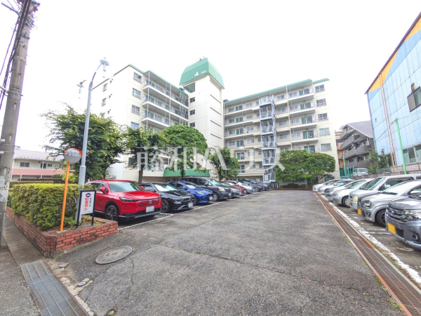 駐車場 【メゾン久米川】 駐車場 【メゾン久米川】