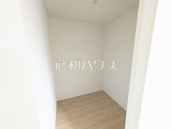 4号棟 ウォークインクローゼット 【名古屋市北区東味鋺3丁目】 4号棟 ウォークインクローゼット 【名古屋市北区東味鋺3丁目】