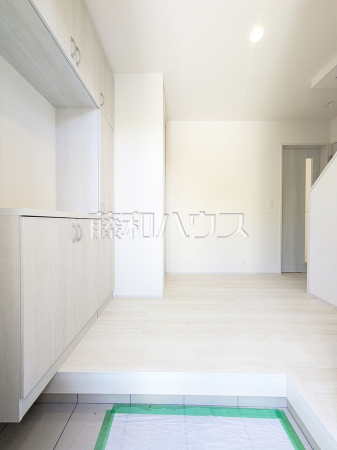 2号棟 玄関 【武蔵村山市本町5丁目】 2号棟 玄関 【武蔵村山市本町5丁目】