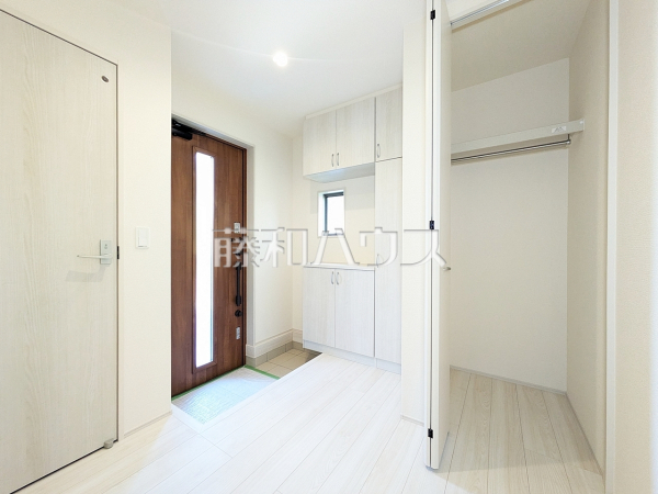 2号棟 玄関 【武蔵村山市本町5丁目】 2号棟 玄関 【武蔵村山市本町5丁目】