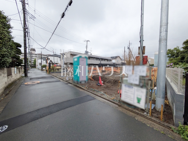 接道状況および現場風景 【三鷹市野崎1丁目】 接道状況および現場風景 【三鷹市野崎1丁目】