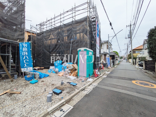 接道状況および現場風景 【三鷹市野崎1丁目】 接道状況および現場風景 【三鷹市野崎1丁目】