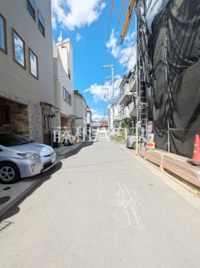 まだまだ建築中ですが、ぜひ現地をご覧になりませんか?基礎・上棟の状態は建築中にしかご覧になれません! 【朝霞市膝折町2丁目】