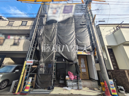 外観 現在建築中の物件です!物件の内部構造などは今しか見られません。完成前の状態もご確認ください。是非ご見学のお問合せを! 【朝霞市膝折町2丁目】/撮影日2026/09/14
