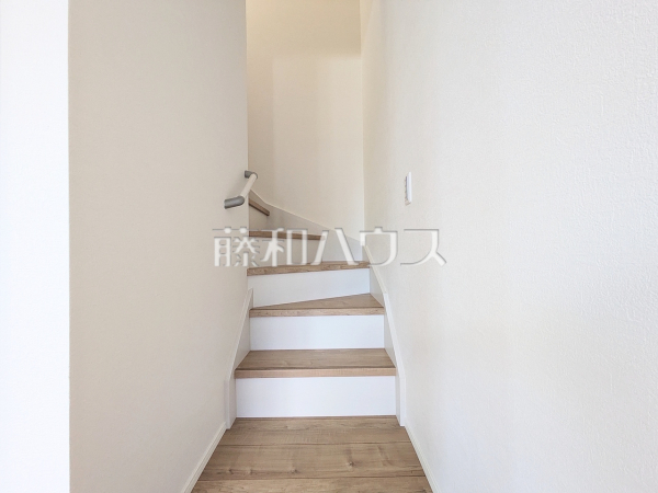 階段 【新座市新堀1丁目】 階段 【新座市新堀1丁目】