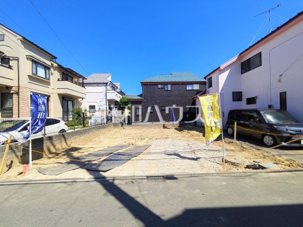 ≪現地外観≫大きなソファーを置いても圧迫感がない約16.25帖の広々LDKプラン! 【府中市四谷1丁目】/撮影日2026/05/30