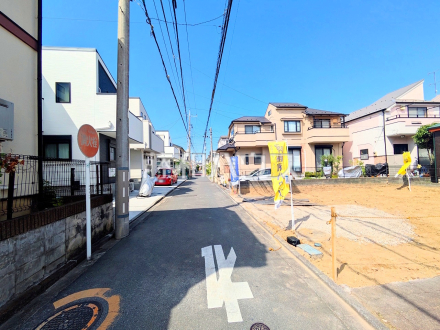 ≪接道状況≫分譲地周辺は4m道路と一戸建住宅が建ち並ぶ閑静な住宅街となっており車の通りも少なく安心してお住まい頂ける環境が広がっております。 【府中市四谷1丁目】/撮影日2026/05/29