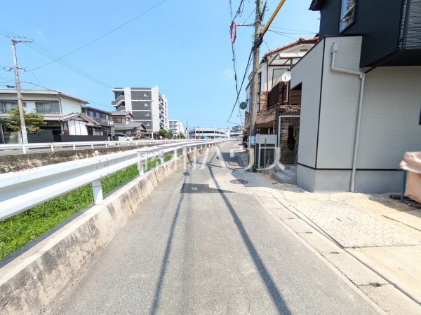 接道状況および現場風景 【福岡市早良区飯倉3丁目】 接道状況および現場風景 【福岡市早良区飯倉3丁目】