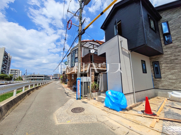 接道状況および現場風景 【福岡市早良区飯倉3丁目】 接道状況および現場風景 【福岡市早良区飯倉3丁目】